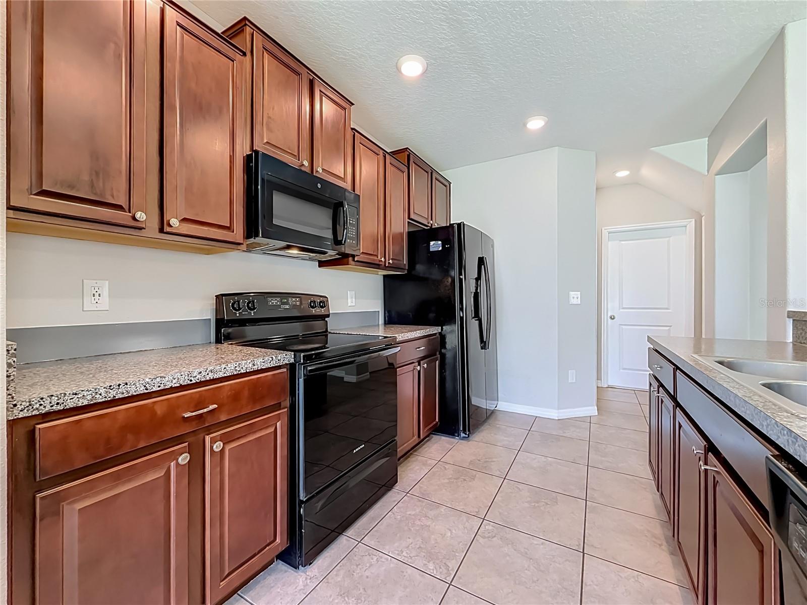 Image 14 of 59 For 7405 Evening Primrose Court