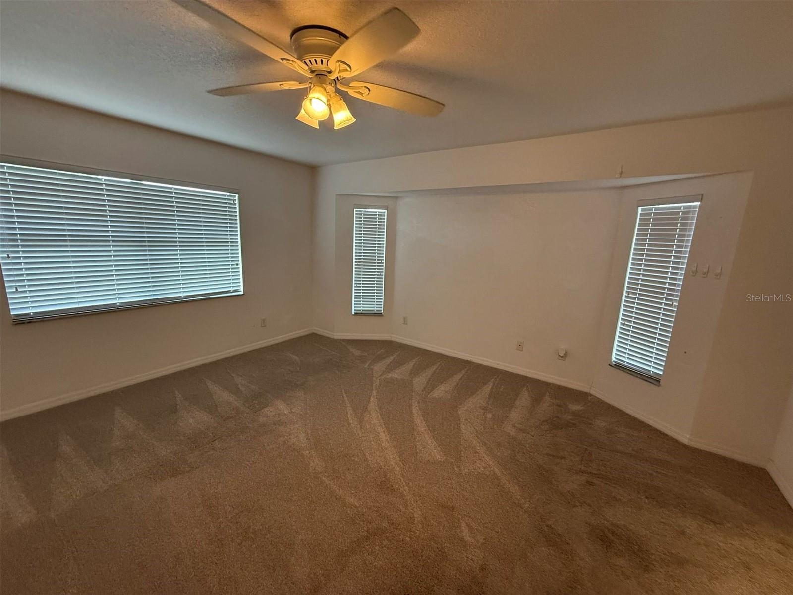 Image 11 of 19 For 27097 Paratins Dr