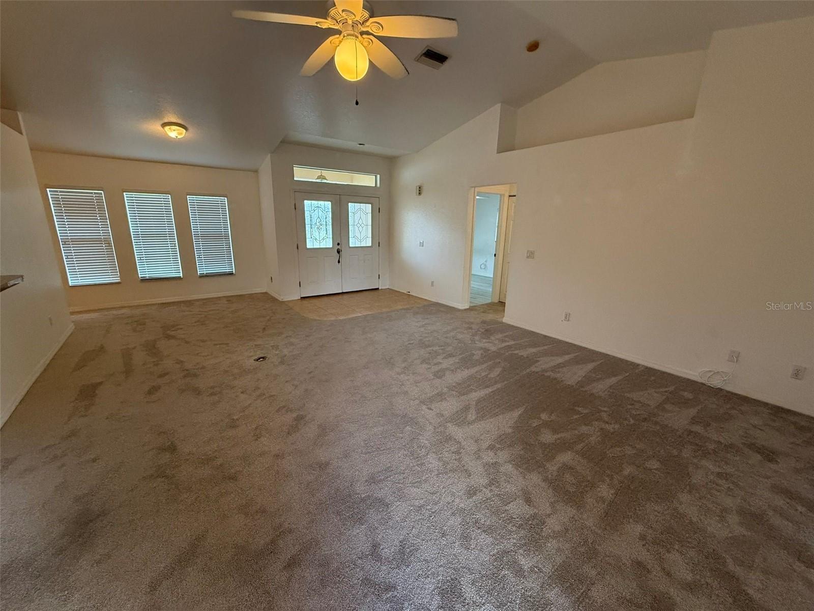 Image 7 of 19 For 27097 Paratins Dr