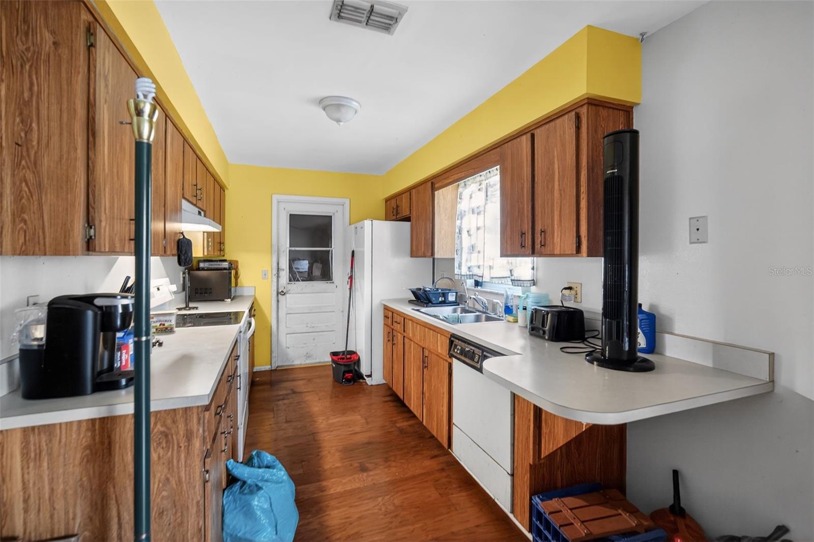 Image 4 of 30 For 7322 Landover Drive