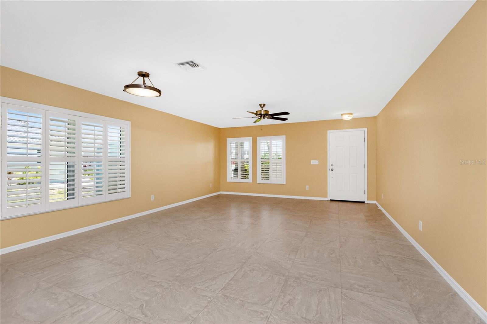 Image 7 of 66 For 17200 Nile Ct