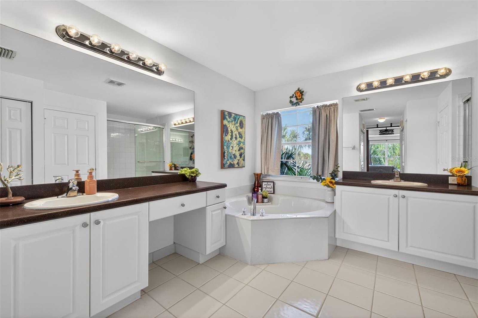 Image 20 of 38 For 10284 Crepe Jasmine Lane