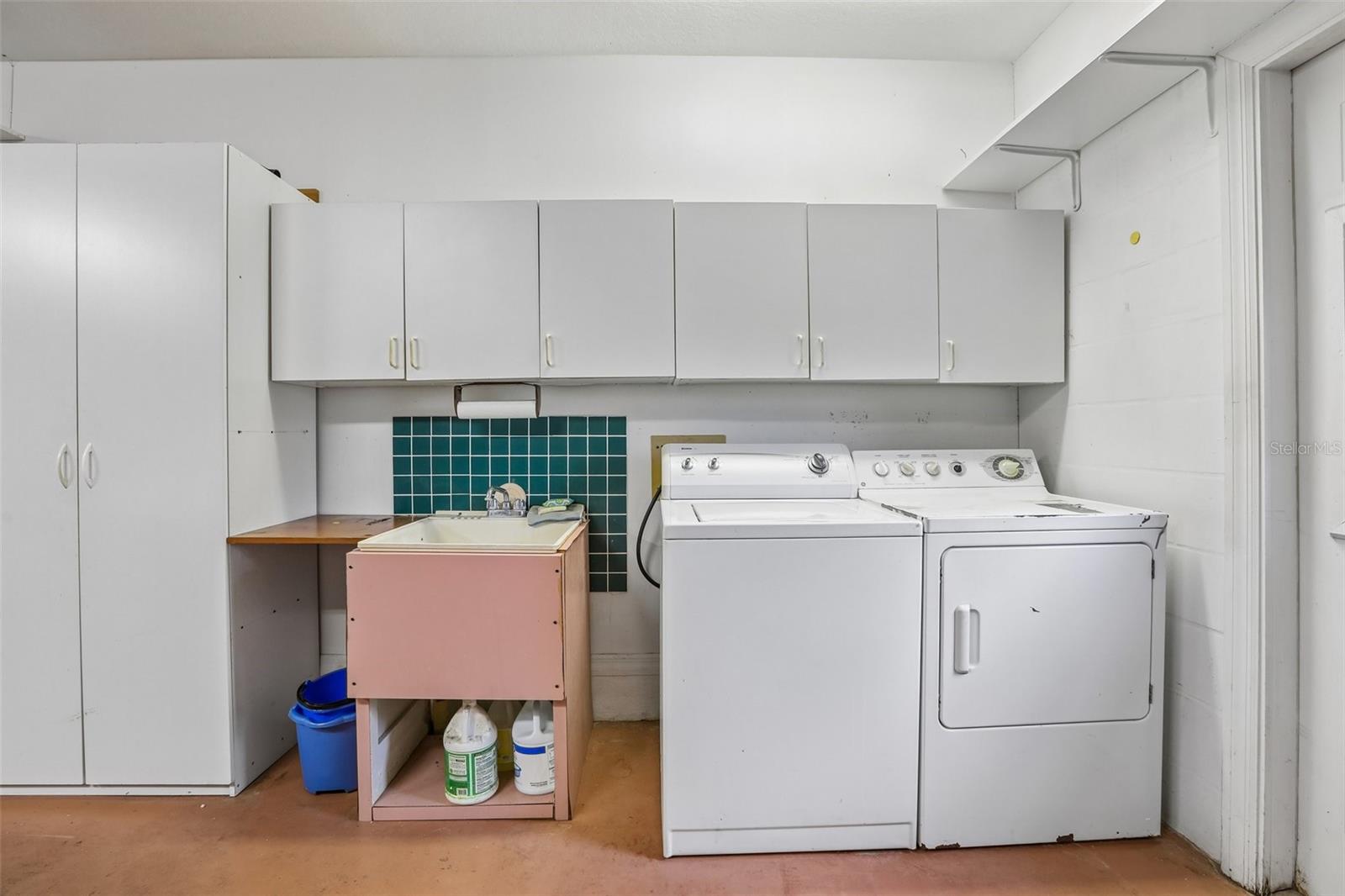 Image 20 of 59 For 8328 Pavilion Drive