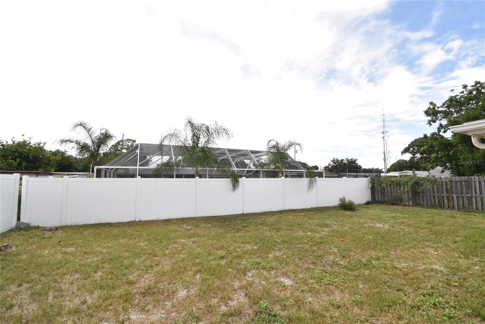 Image 18 of 25 For 11025 Pickering Lane