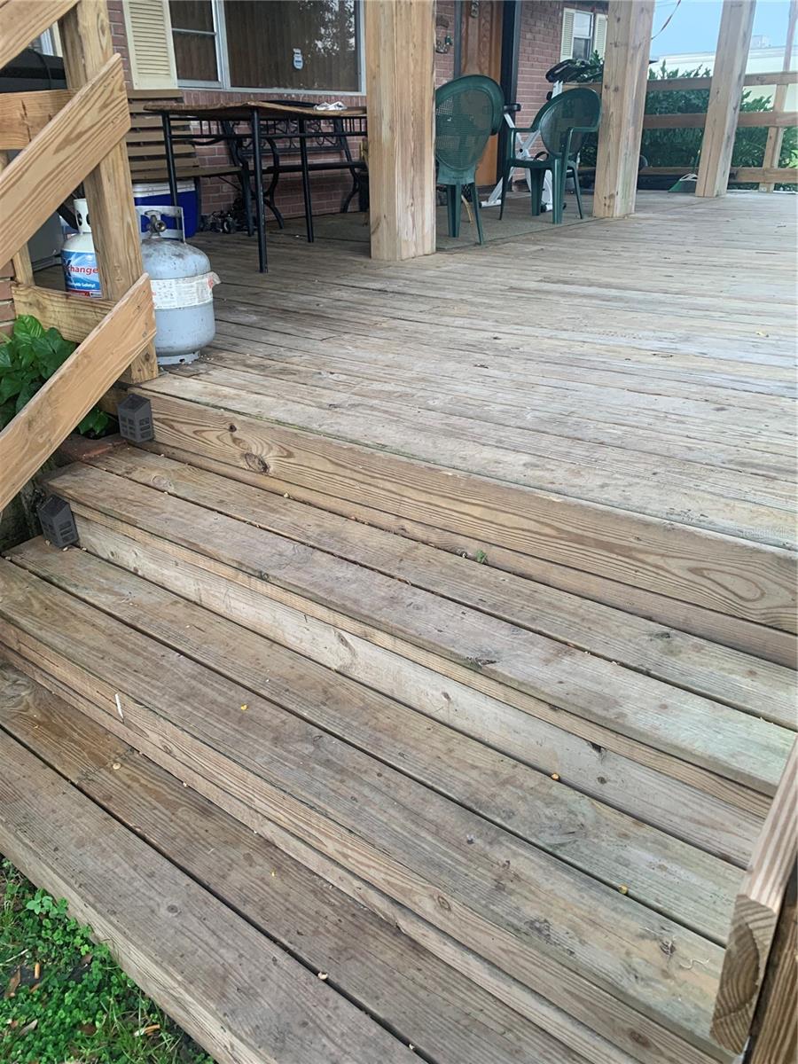 Listing photo id 9 for 7409 Broadway Street