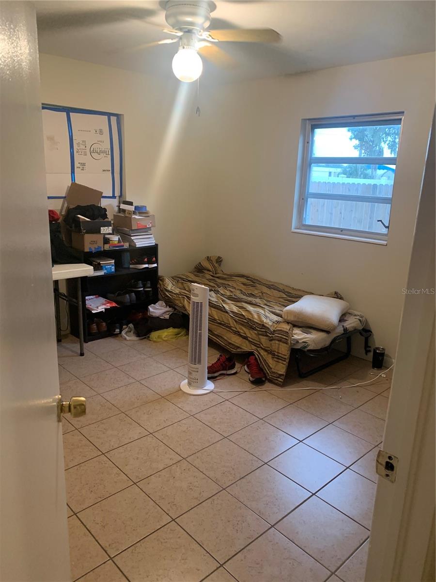 Listing photo id 27 for 7409 Broadway Street