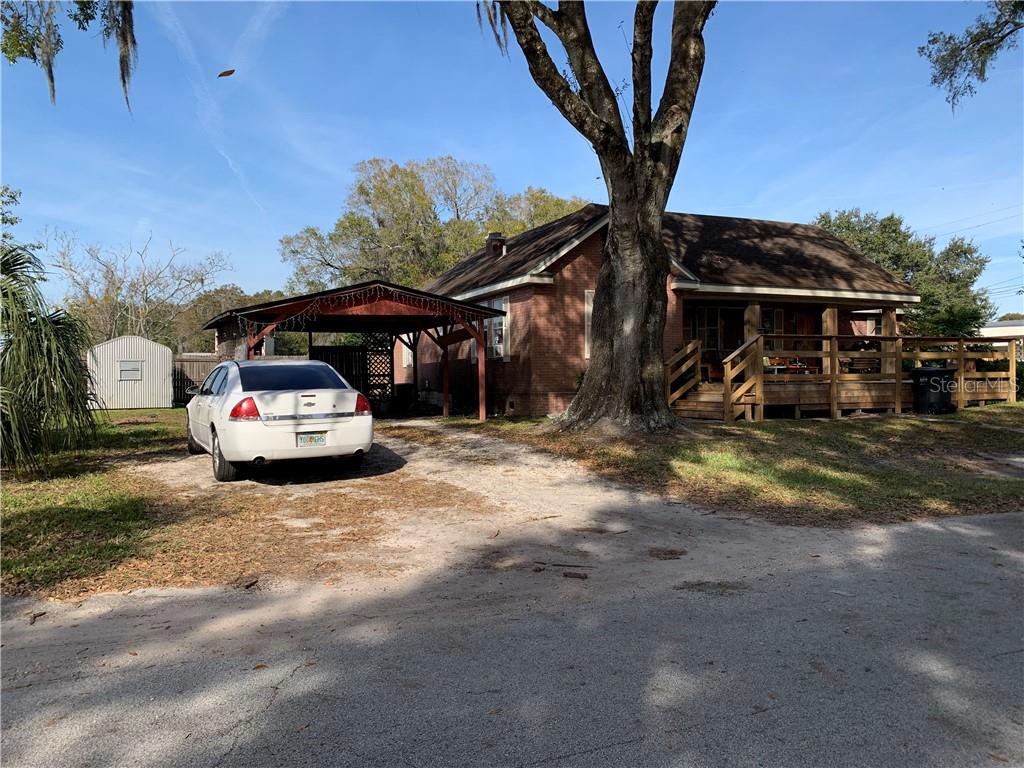 Listing photo id 5 for 7409 Broadway Street