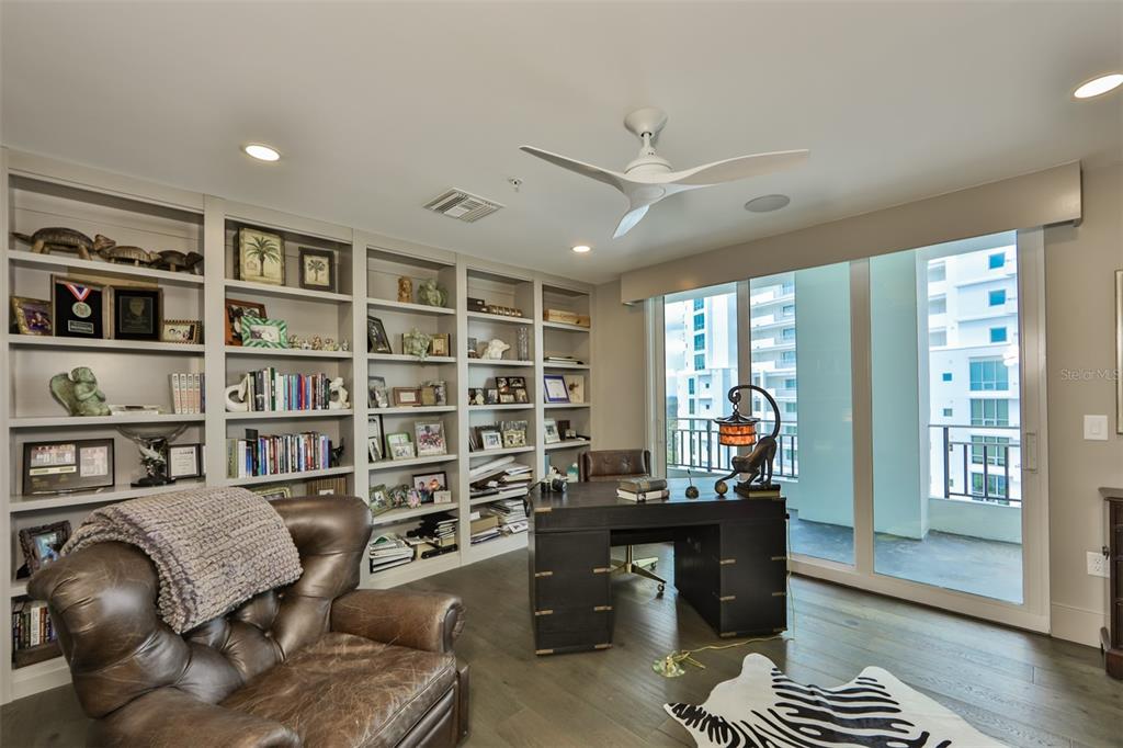 Listing photo id 42 for 3435 Bayshore Boulevard 2100p