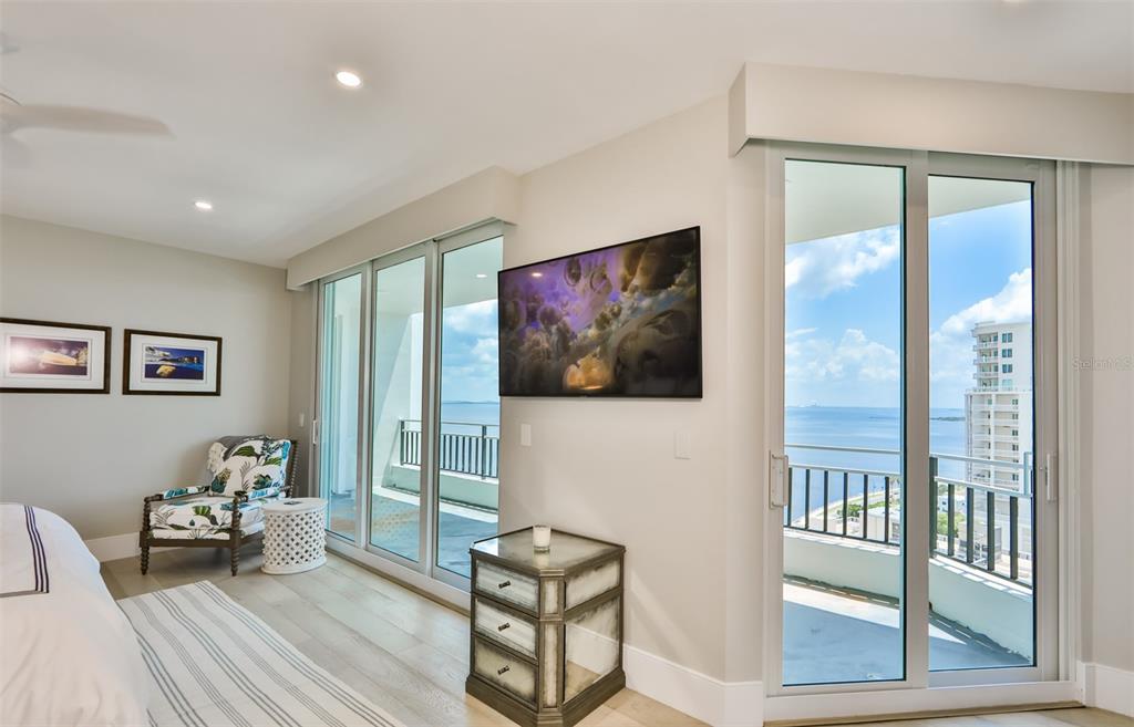 Listing photo id 70 for 3435 Bayshore Boulevard 2100p