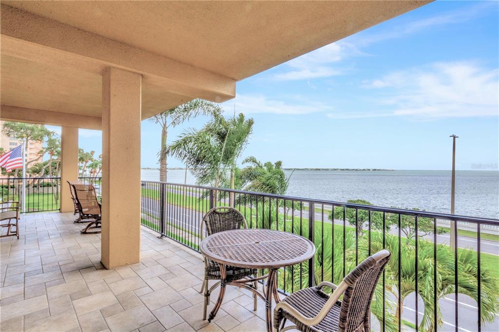 Listing photo id 0 for 2419 Bayshore Boulevard 3n