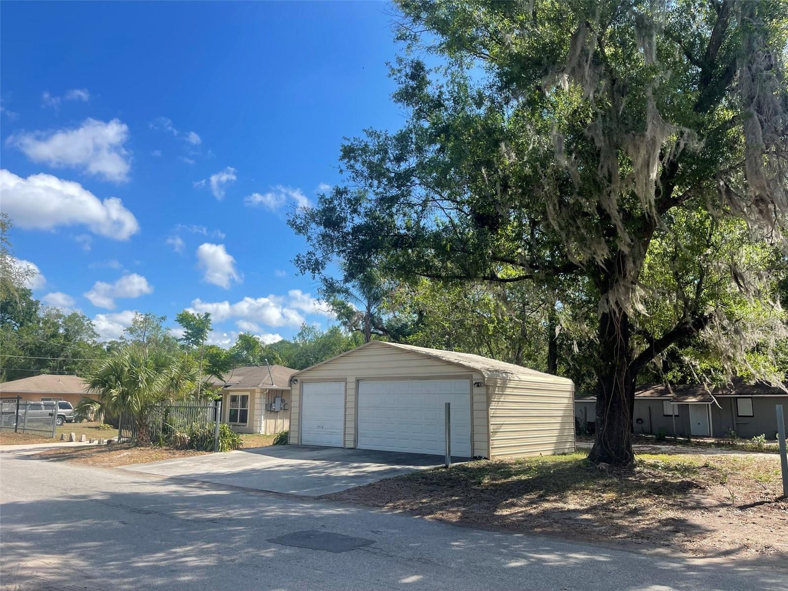 Listing photo id 2 for 6905 10th Street