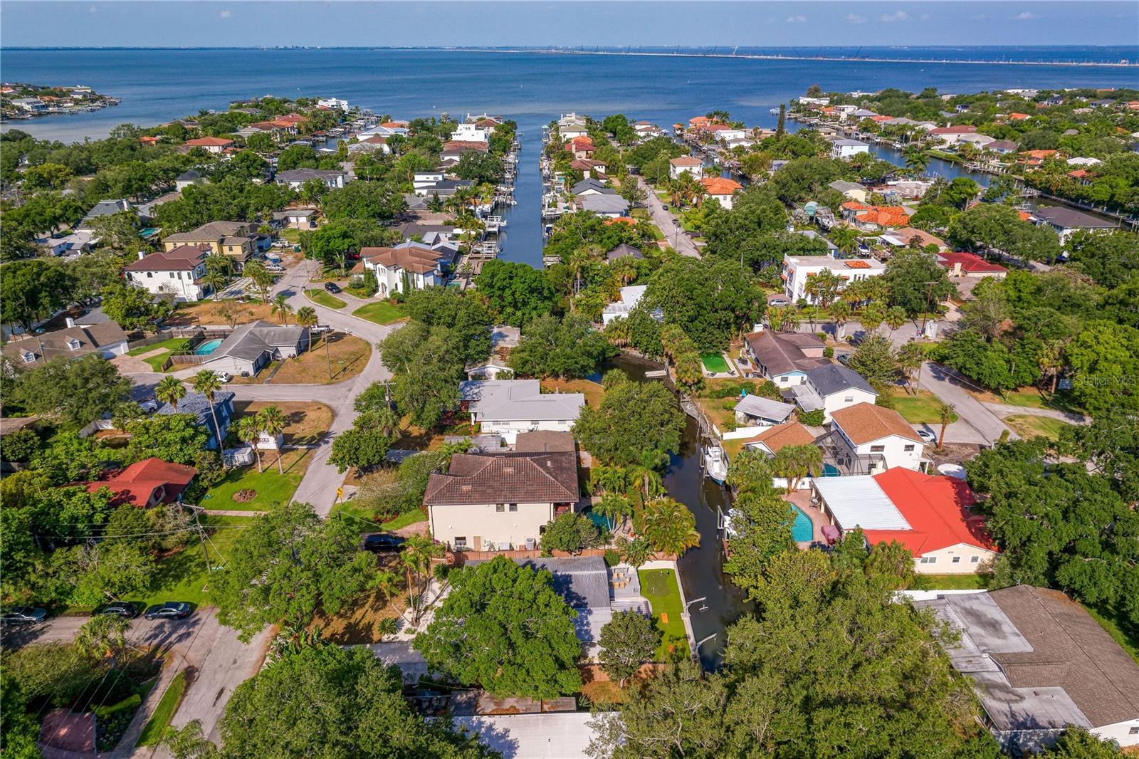 Listing photo id 46 for 4815 San Rafael Street