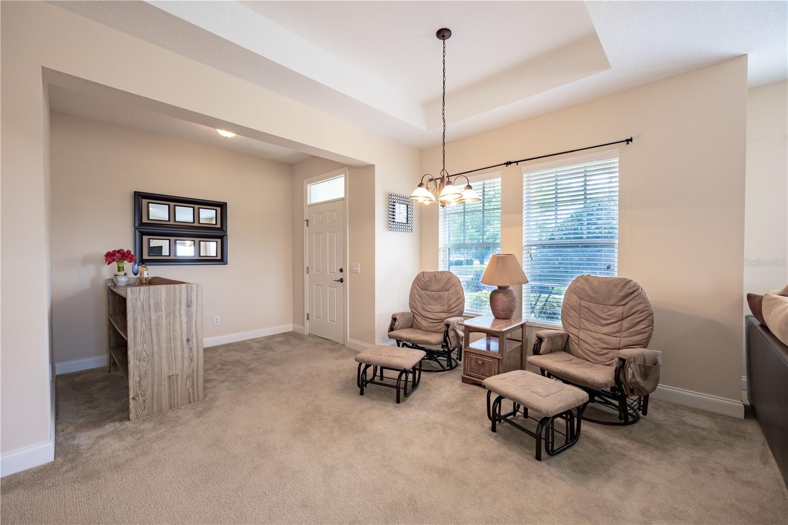 Listing photo id 6 for 320 Ibisview Lane  33572