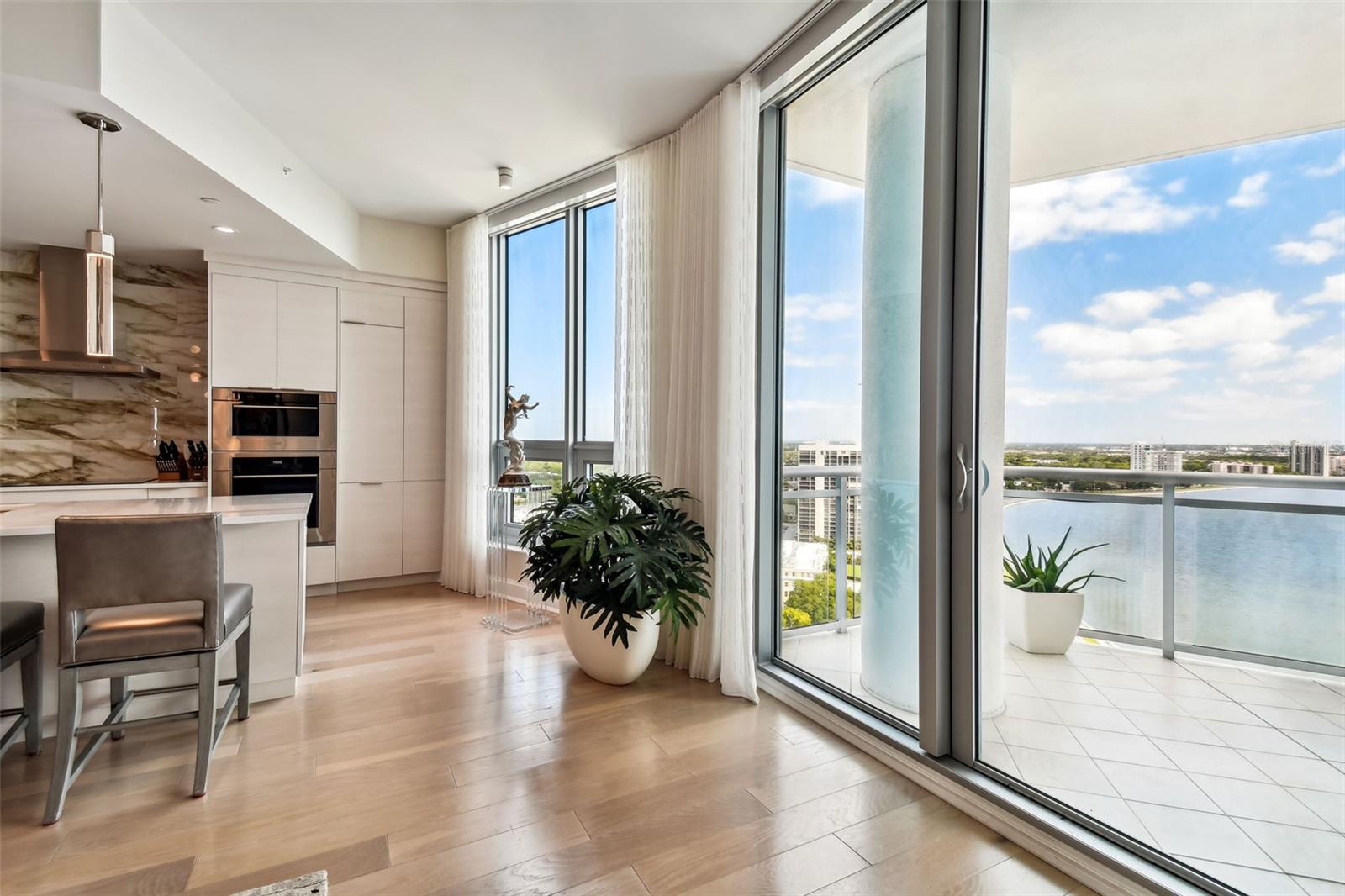 Listing photo id 24 for 3401 Bayshore Boulevard 2102