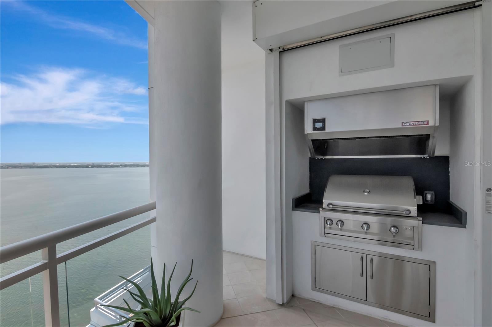 Listing photo id 27 for 3401 Bayshore Boulevard 2102