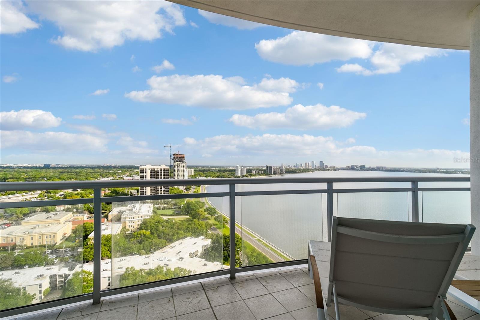 Listing photo id 48 for 3401 Bayshore Boulevard 2102