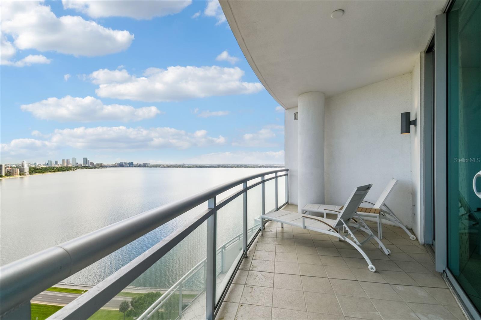 Listing photo id 49 for 3401 Bayshore Boulevard 2102