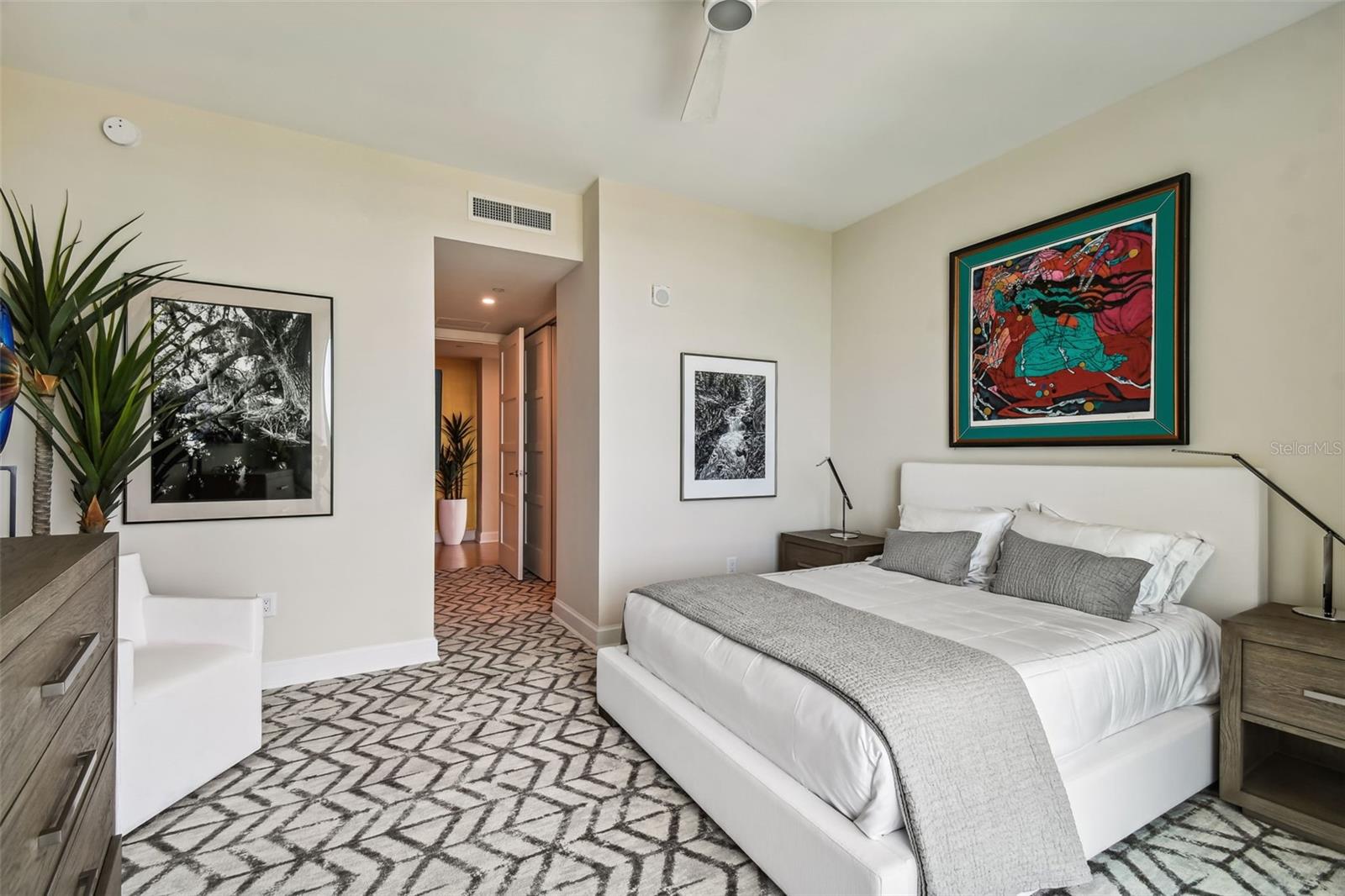 Listing photo id 56 for 3401 Bayshore Boulevard 2102