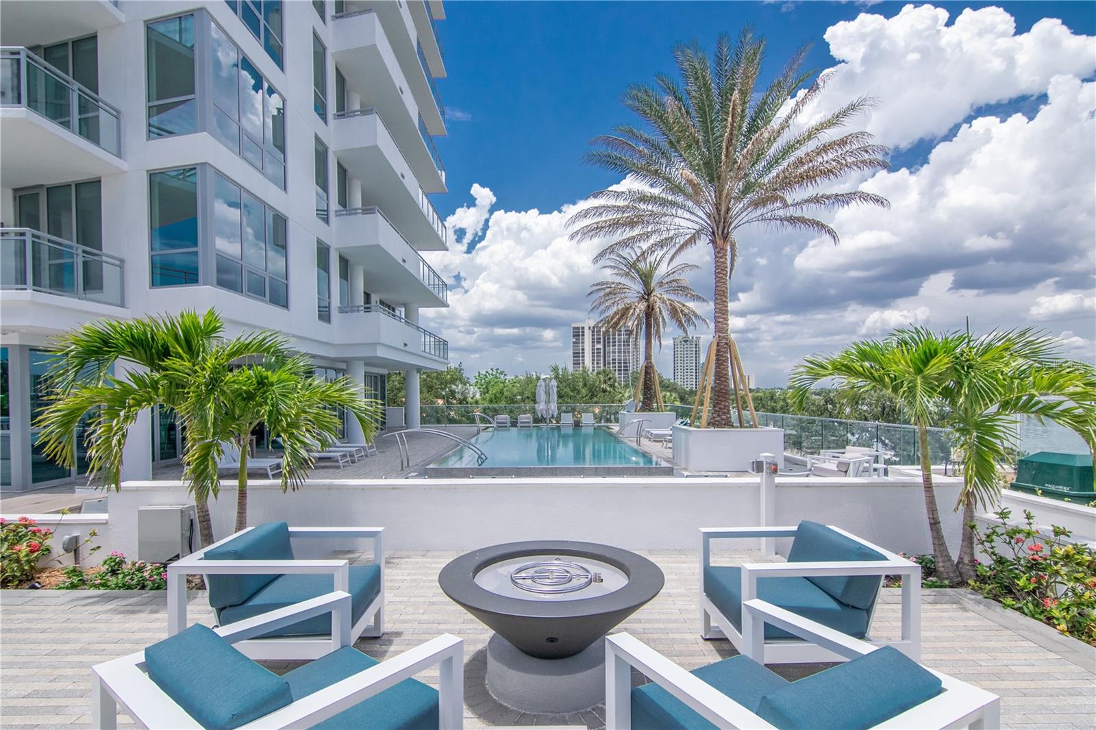 Listing photo id 65 for 3401 Bayshore Boulevard 2102