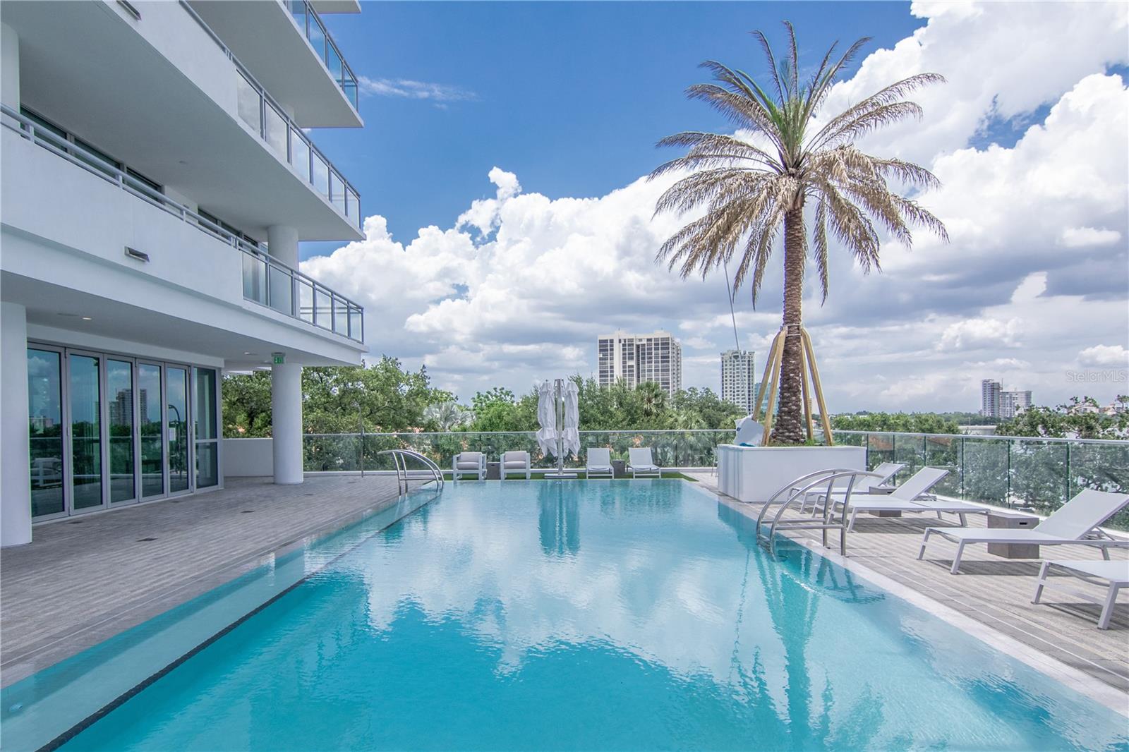 Listing photo id 67 for 3401 Bayshore Boulevard 2102