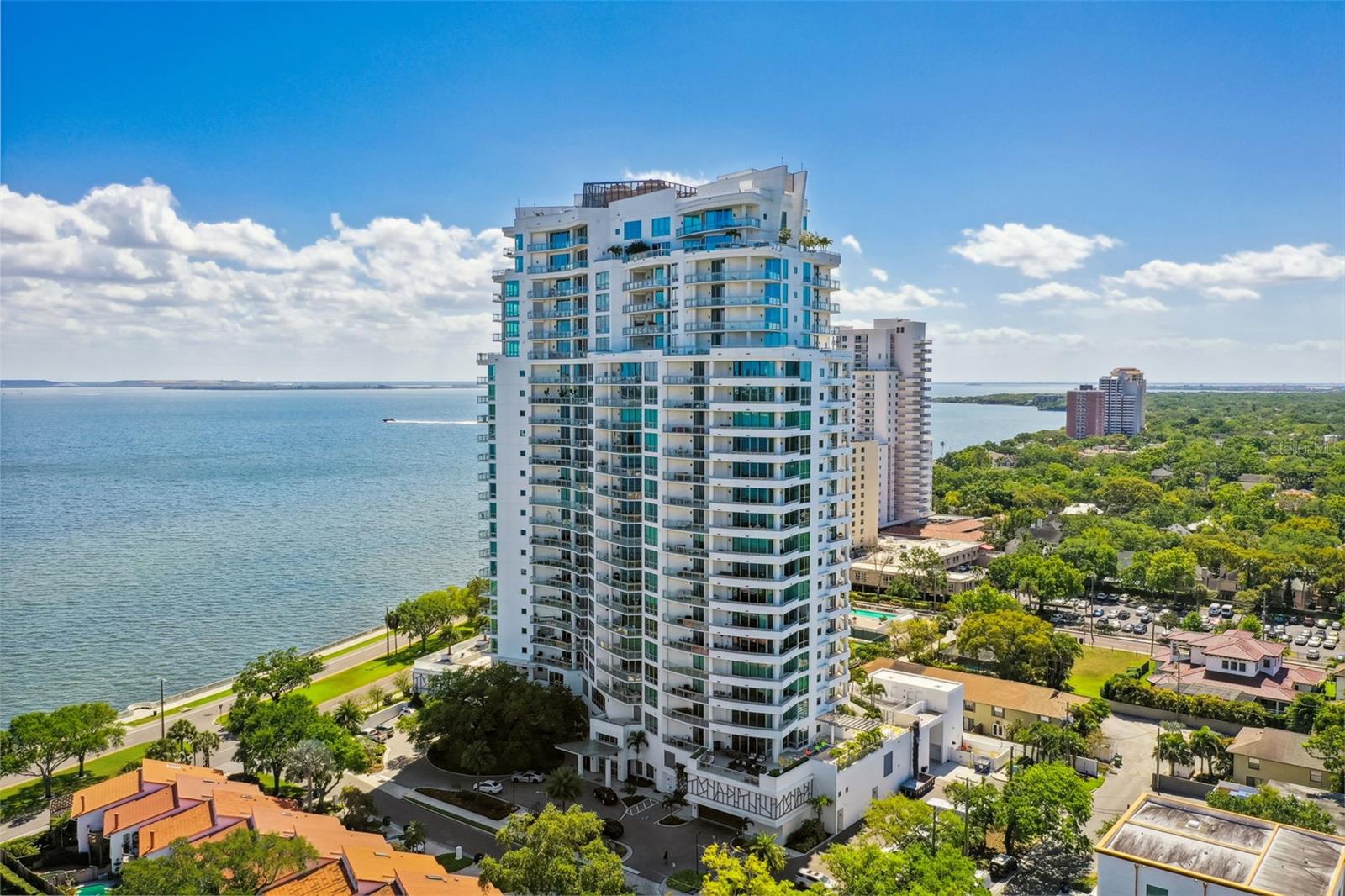 Listing photo id 72 for 3401 Bayshore Boulevard 2102