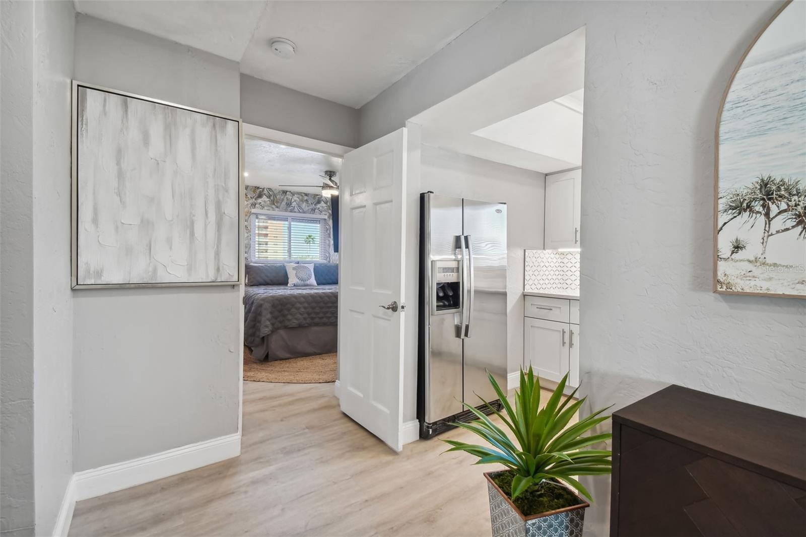 Listing photo id 9 for 18301 Sunset Boulevard