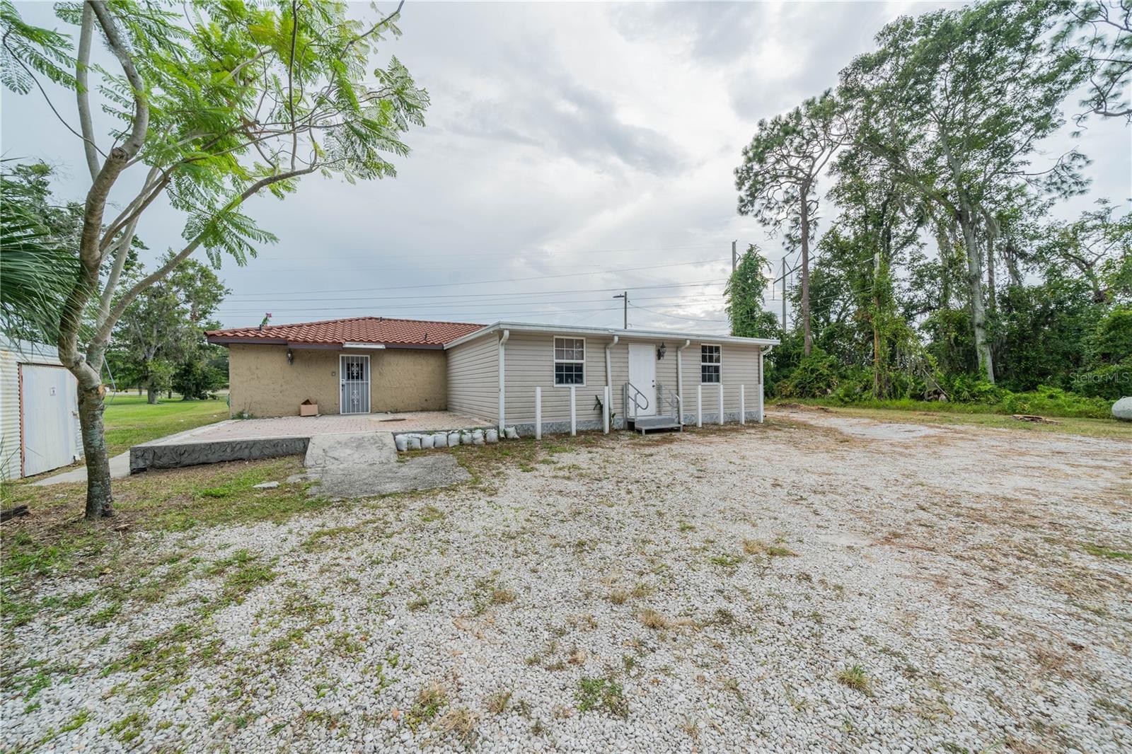 Image 31 of 37 For 10508 Gibsonton Dr