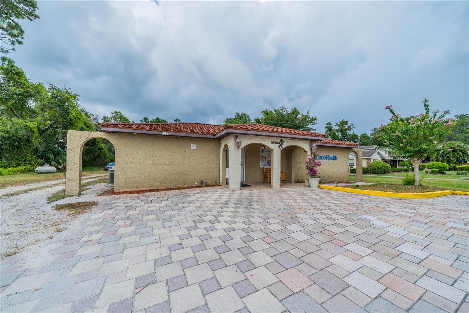 Image 4 of 37 For 10508 Gibsonton Dr