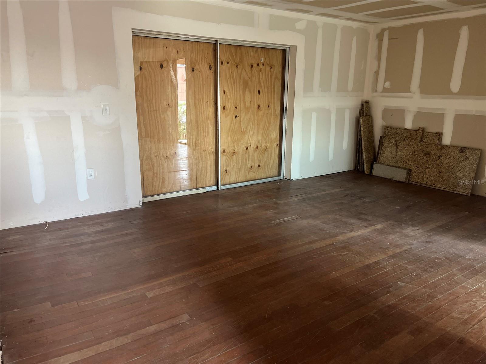 Image 2 of 10 For 9027 Westchester Circle 118