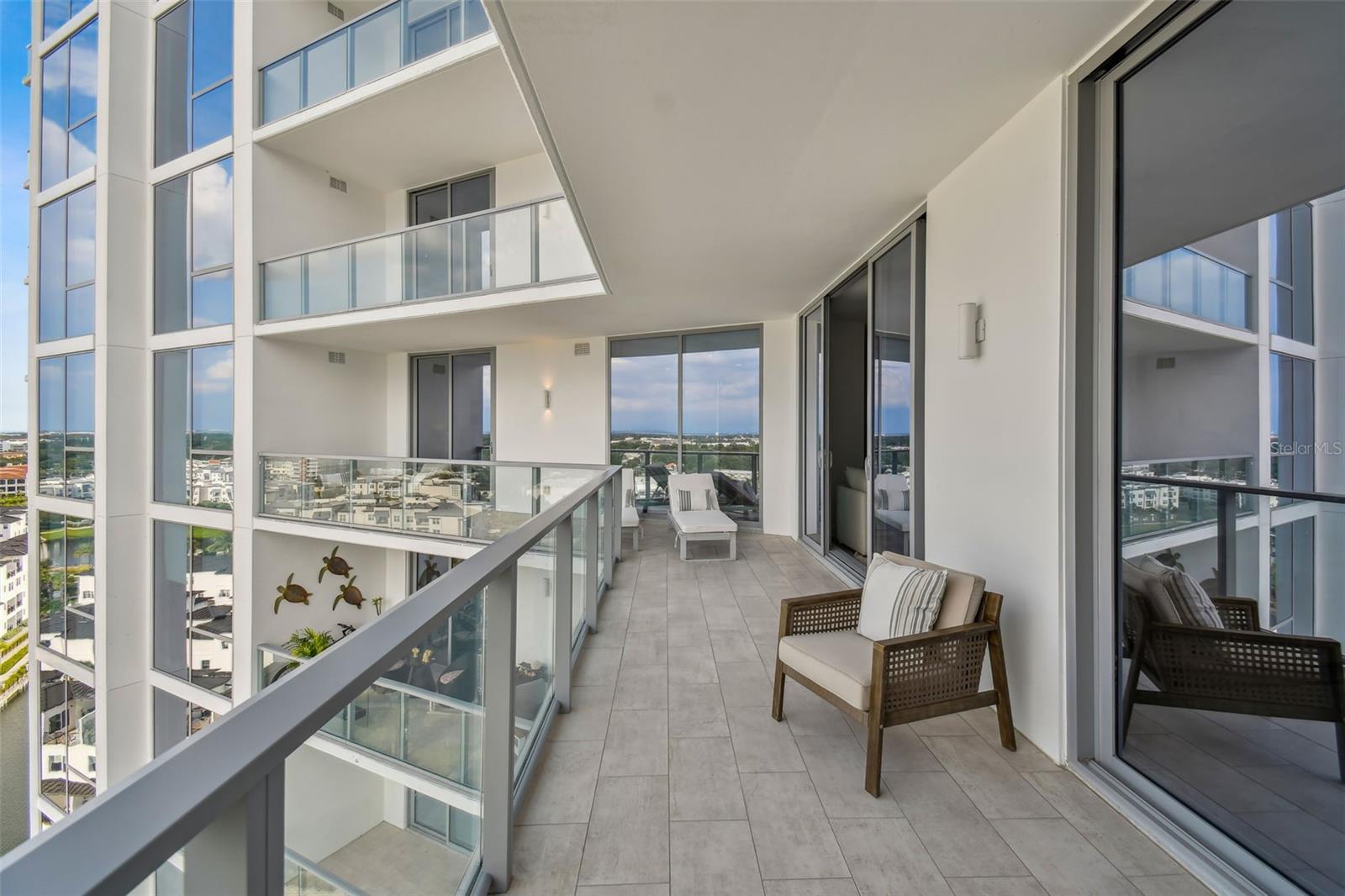 Listing photo id 17 for 5120 Marina Way 12006