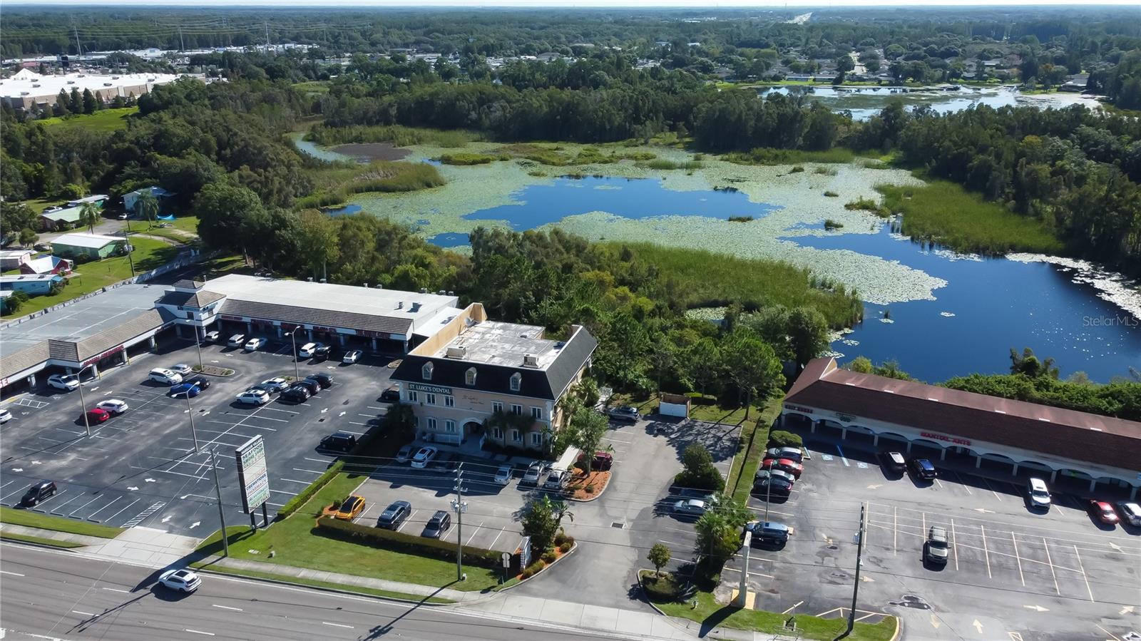 Image 6 of 35 For 1908 Land O Lakes Blvd  3