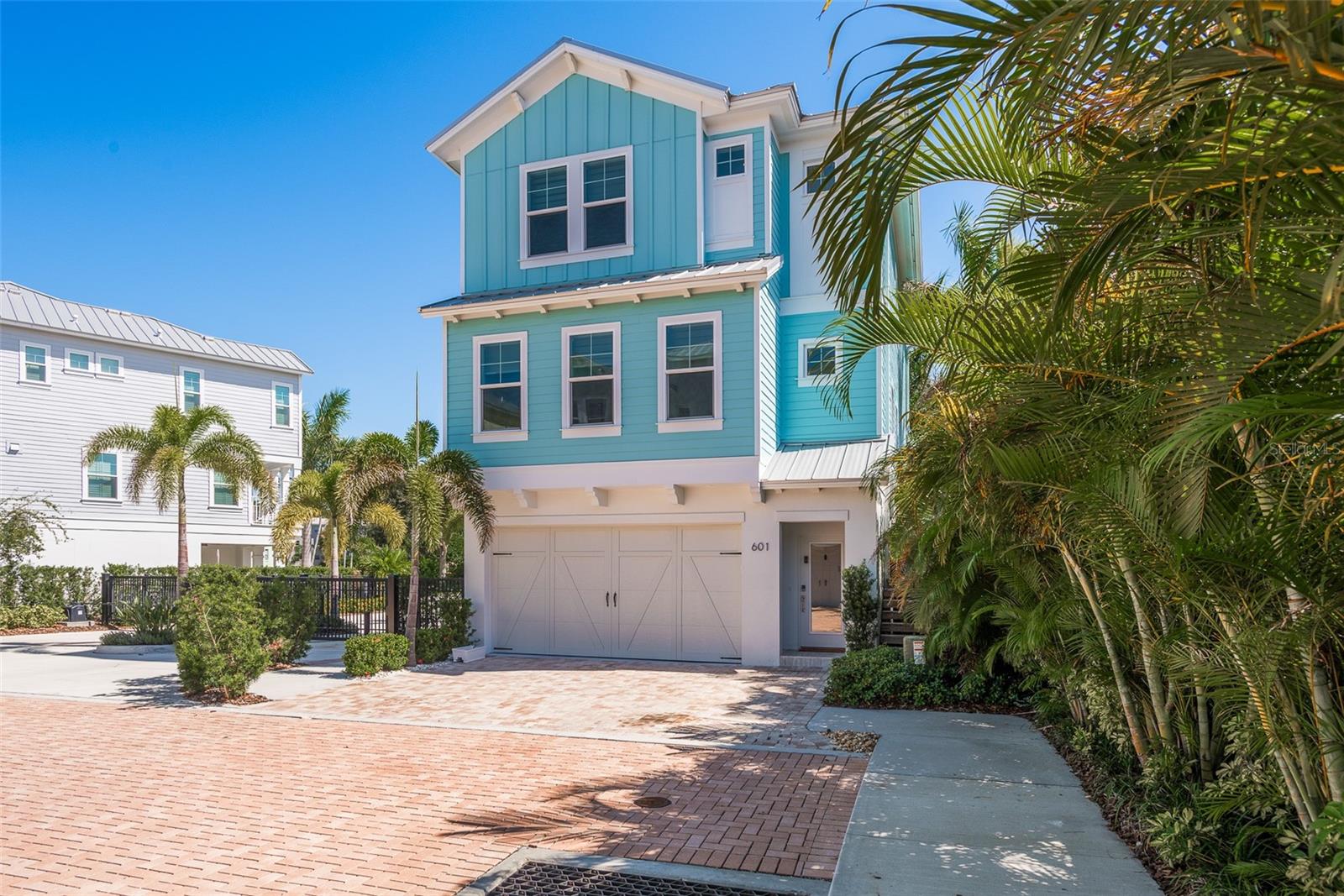 Listing photo id 47 for 601 Sea Court 9