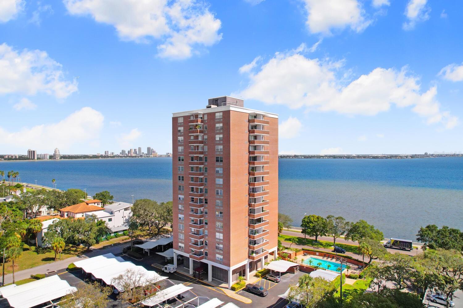 Image 21 of 26 For 4015 Bayshore Boulevard 8e