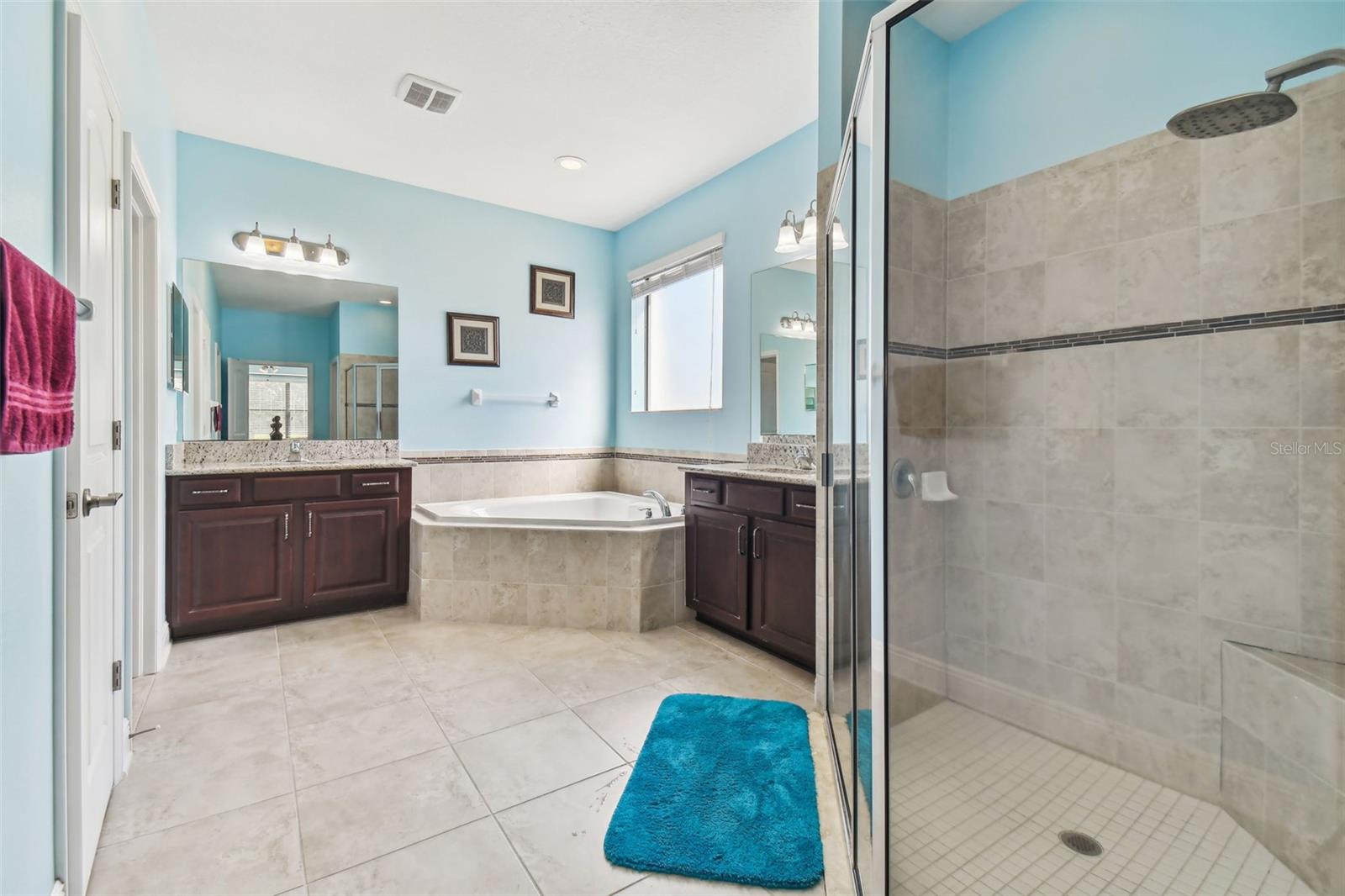 Listing photo id 23 for 19432 Whispering Brook Drive