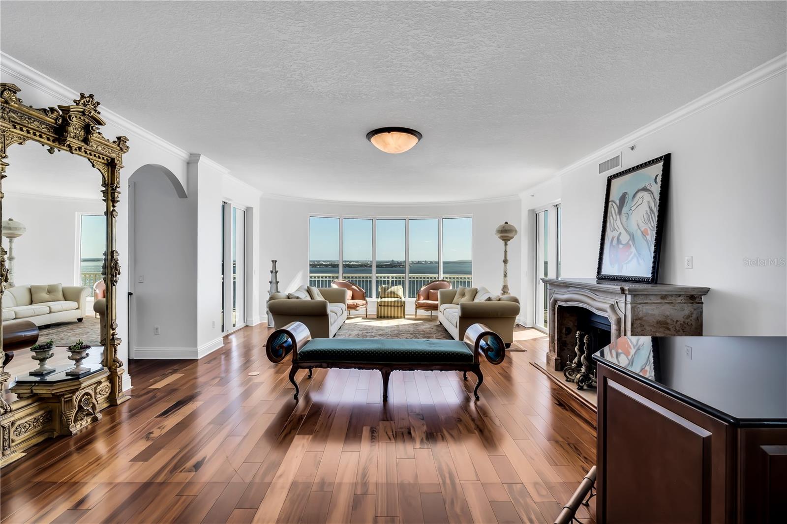 Listing photo id 36 for 3507 Bayshore Boulevard 21