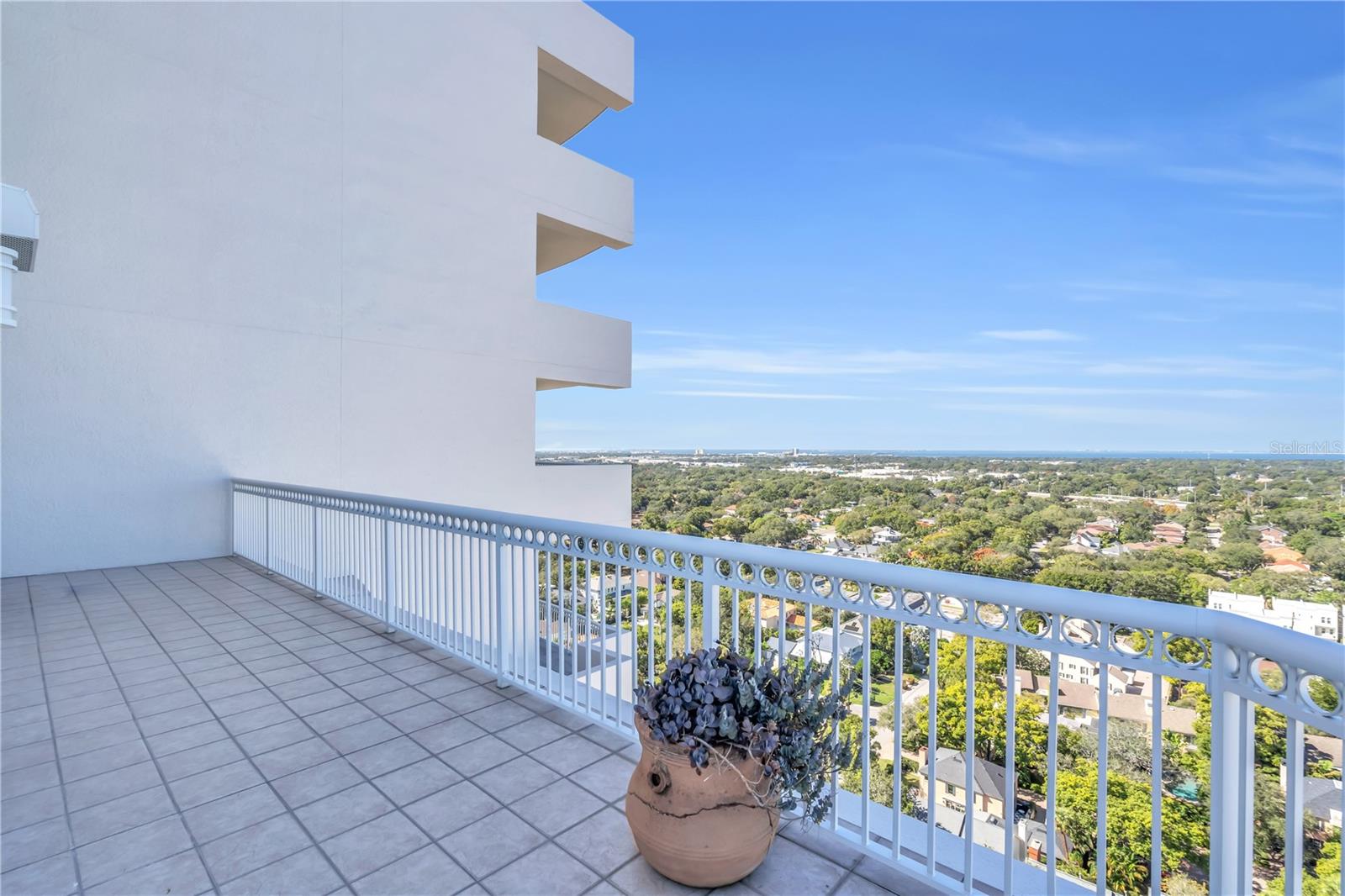 Listing photo id 47 for 3507 Bayshore Boulevard 21