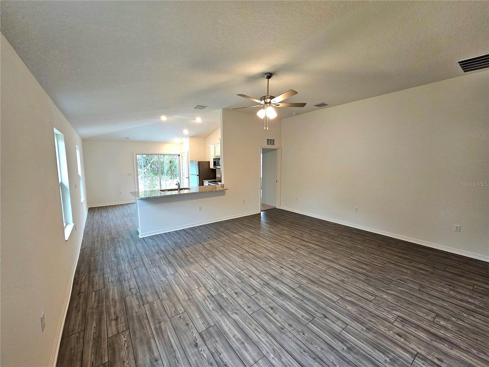Image 4 of 10 For 14927 25th Circle