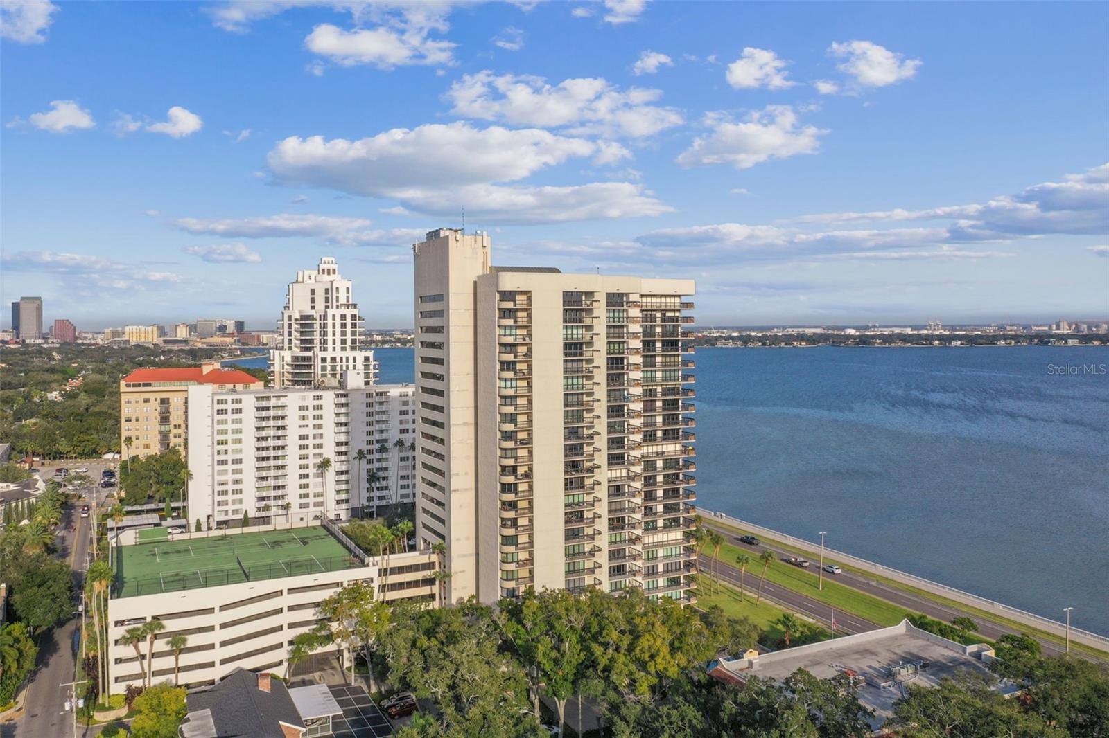 Image 8 of 51 For 2413 Bayshore Boulevard 1404