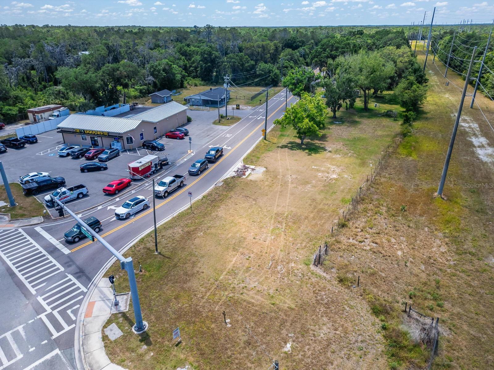 Image 4 of 47 For 19524 Boyette Road