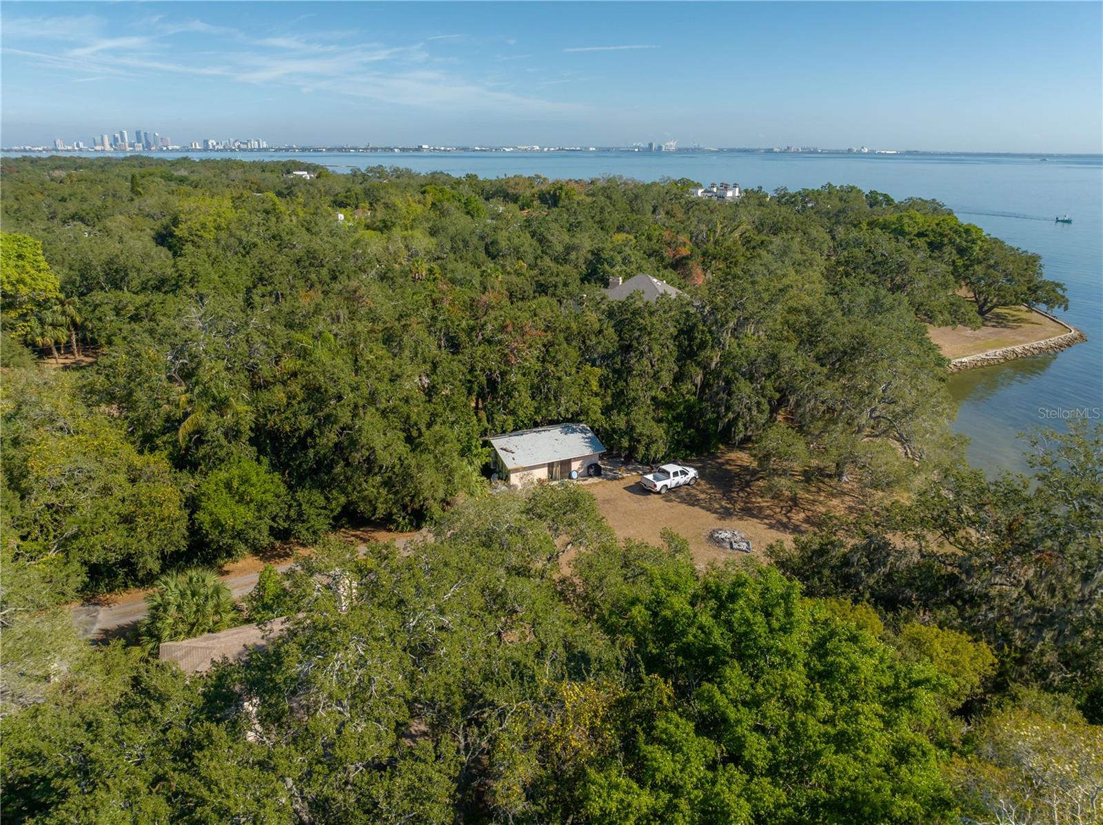 Listing photo id 53 for 6210 Bayshore Boulevard