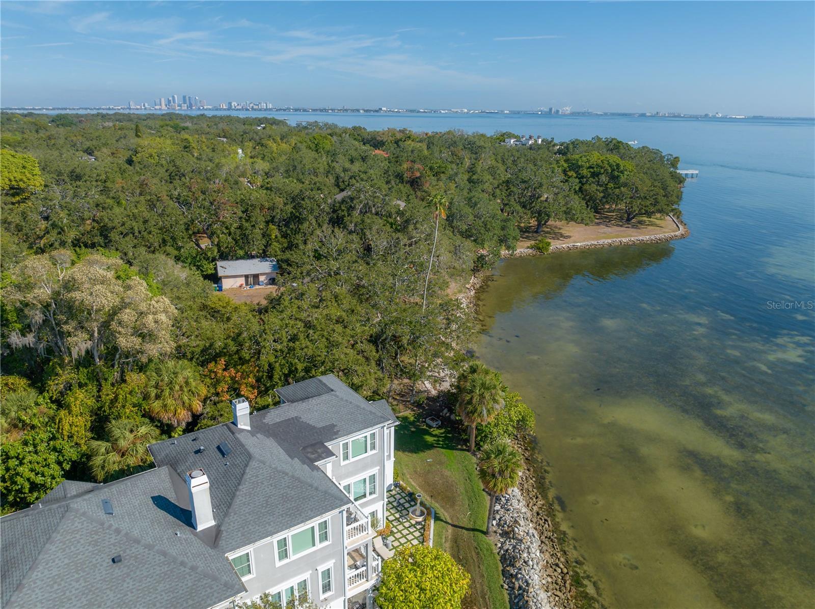 Listing photo id 57 for 6210 Bayshore Boulevard