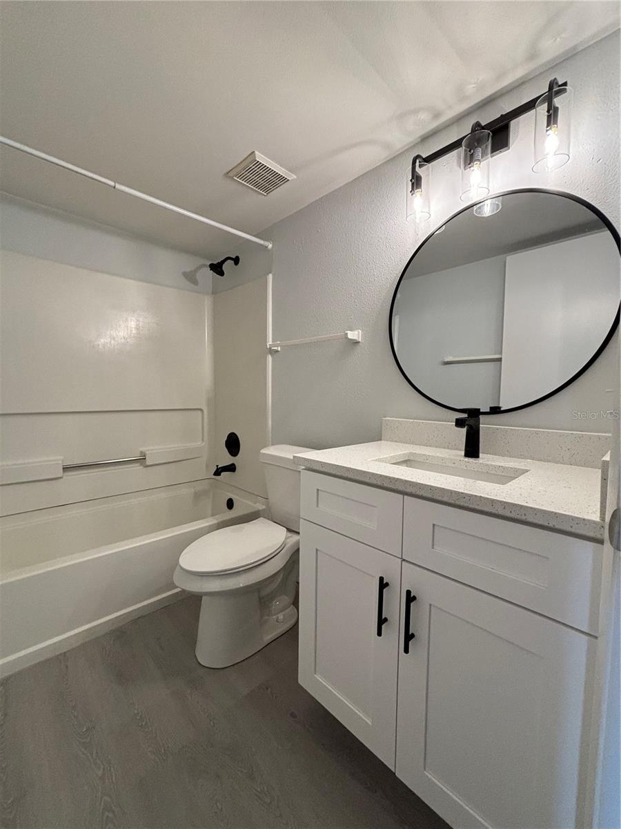 Image 11 of 17 For 2690 Coral Landings Boulevard 631