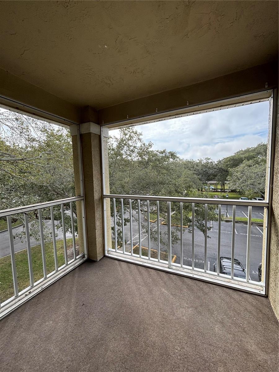 Image 4 of 17 For 2690 Coral Landings Boulevard 631
