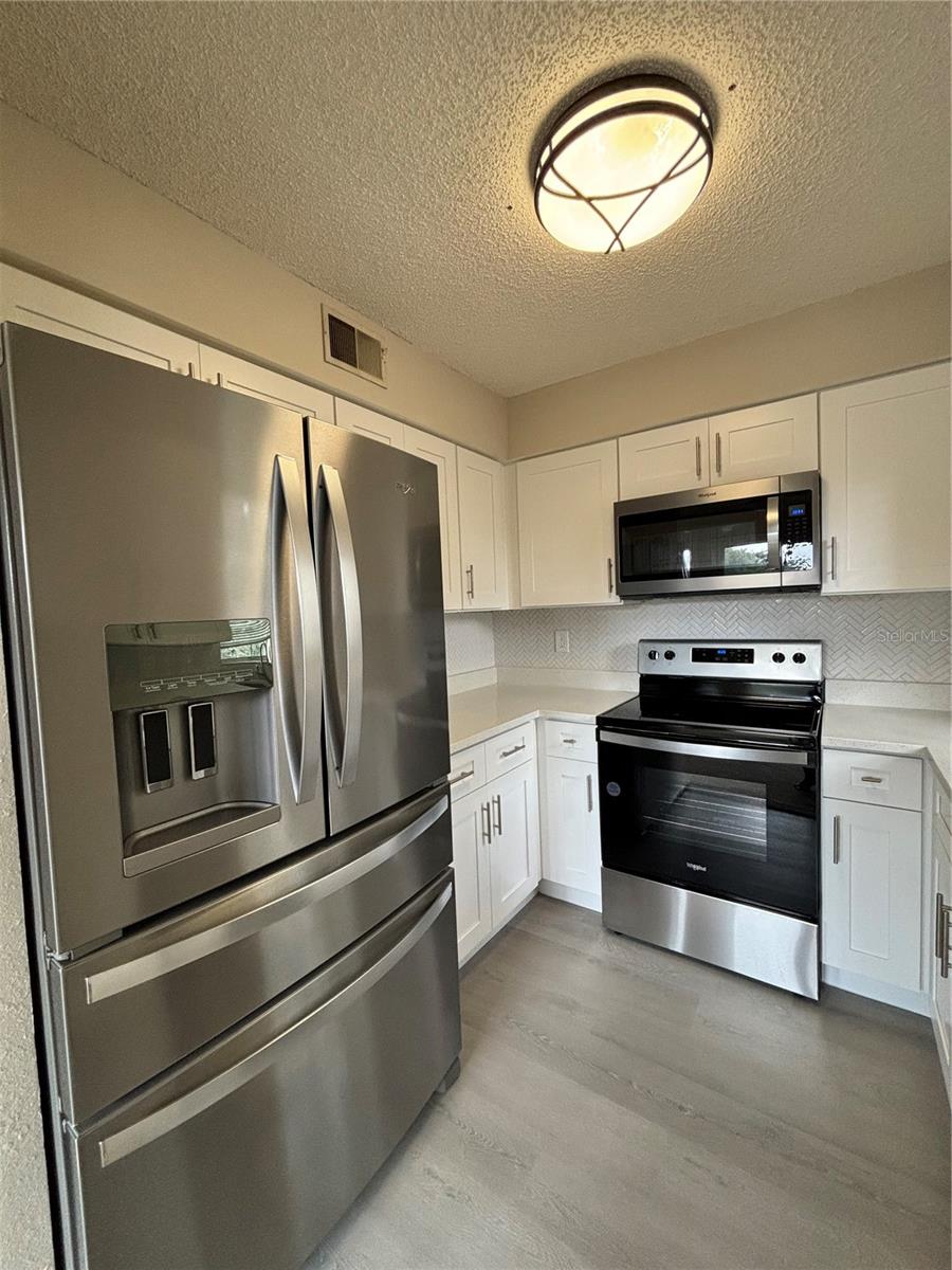 Image 6 of 17 For 2690 Coral Landings Boulevard 631