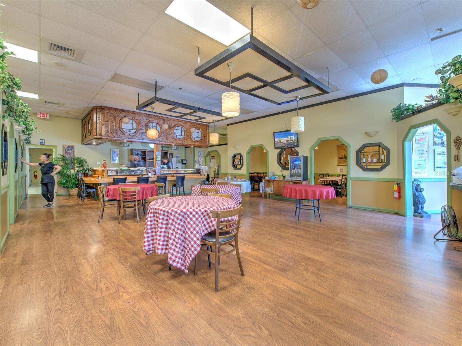 Image 18 of 43 For 2215 Collier Parkway