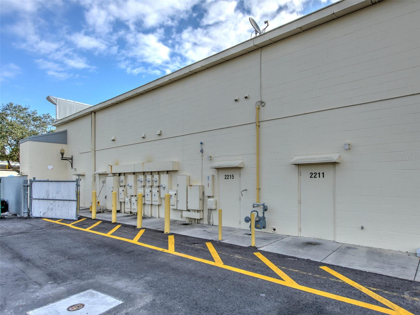 Image 3 of 43 For 2215 Collier Parkway