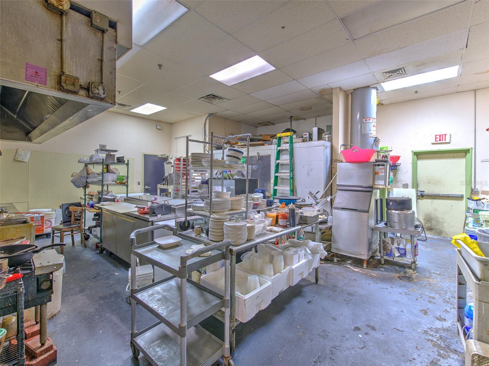 Image 32 of 43 For 2215 Collier Parkway