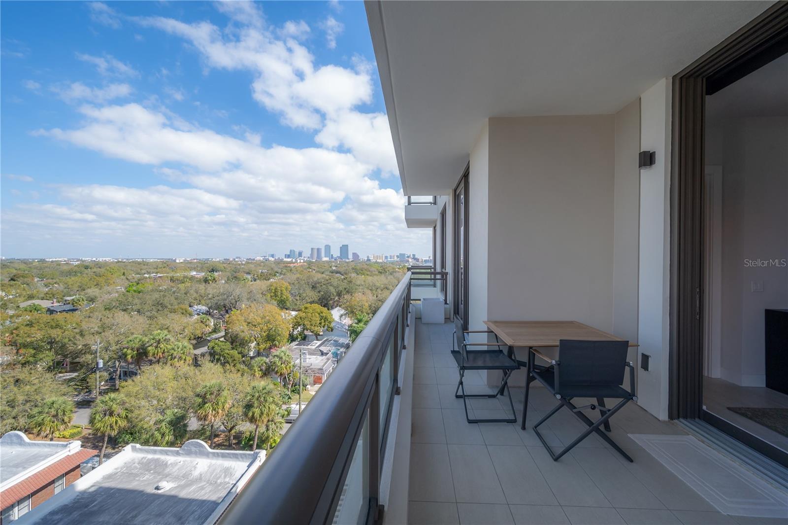 Listing photo id 41 for 2103 Bayshore Boulevard 903