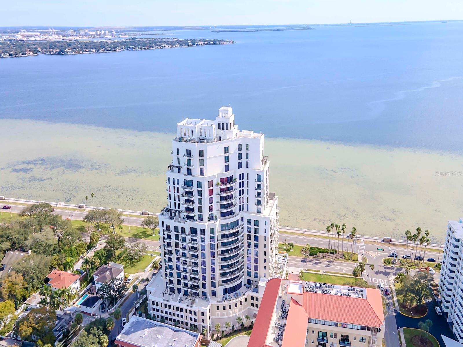 Listing photo id 76 for 2103 Bayshore Boulevard 903