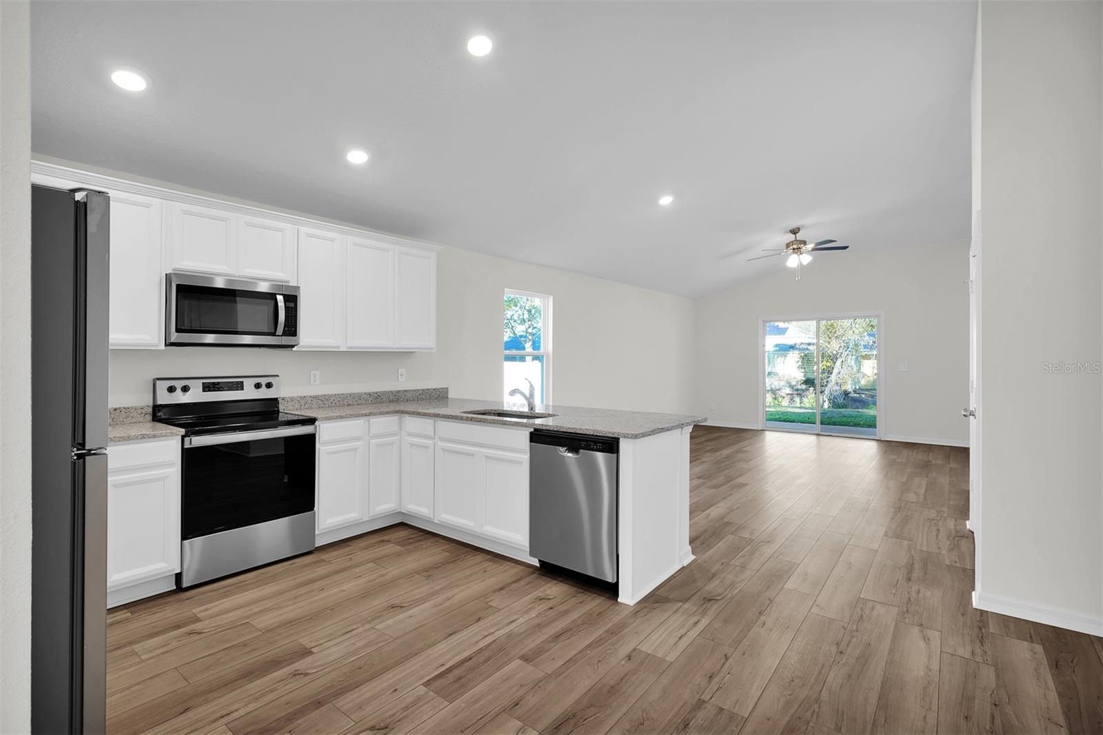 Image 3 of 10 For 33 Pineapple Drive
